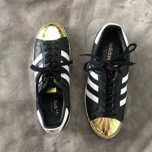 adidas Shoes - Adidas Superstar gold Toe *Like new* adidas Shoes - Adidas Superstar gold Toe *Like new*